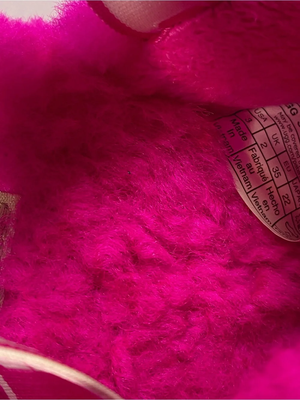 UGG Fluff Slide Sandals - Fuchsia Pink